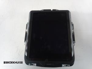 Gebruikte Display Multi Media regelunit Volvo V60 II (ZW) 2.0 T8 16V Plug-in Hybrid AWD Prijs € 375,00 Margeregeling aangeboden door Autobedrijf Broekhuis B.V.
