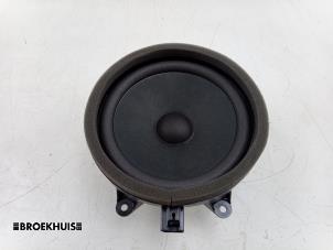 Gebruikte Luidspreker Volvo V60 II (ZW) 2.0 T8 16V Plug-in Hybrid AWD Prijs € 25,00 Margeregeling aangeboden door Autobedrijf Broekhuis B.V.