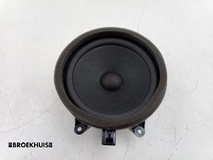 Gebruikte Luidspreker Volvo V60 II (ZW) 2.0 T8 16V Plug-in Hybrid AWD Prijs € 25,00 Margeregeling aangeboden door Autobedrijf Broekhuis B.V.