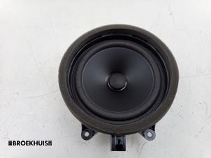 Gebruikte Luidspreker Volvo V60 II (ZW) 2.0 T8 16V Plug-in Hybrid AWD Prijs € 25,00 Margeregeling aangeboden door Autobedrijf Broekhuis B.V.