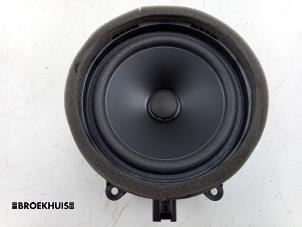 Gebruikte Luidspreker Volvo V60 II (ZW) 2.0 T8 16V Plug-in Hybrid AWD Prijs € 25,00 Margeregeling aangeboden door Autobedrijf Broekhuis B.V.