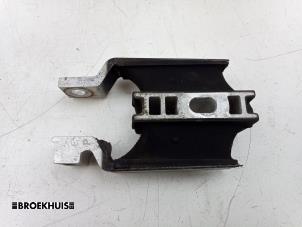 Gebruikte Motorrubber Volvo V60 II (ZW) 2.0 T8 16V Plug-in Hybrid AWD Prijs € 30,00 Margeregeling aangeboden door Autobedrijf Broekhuis B.V.