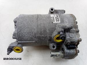 Gebruikte Aircopomp Volvo V60 II (ZW) 2.0 T8 16V Plug-in Hybrid AWD Prijs € 345,00 Margeregeling aangeboden door Autobedrijf Broekhuis B.V.