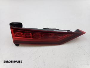 Gebruikte Achterlicht links Volvo V60 II (ZW) 2.0 T8 16V Plug-in Hybrid AWD Prijs € 75,00 Margeregeling aangeboden door Autobedrijf Broekhuis B.V.