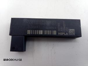 Gebruikte Keyless entry antenne Volvo V60 II (ZW) 2.0 T8 16V Plug-in Hybrid AWD Prijs € 15,00 Margeregeling aangeboden door Autobedrijf Broekhuis B.V.