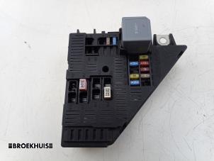 Gebruikte Zekeringkast Volvo V60 II (ZW) 2.0 T8 16V Plug-in Hybrid AWD Prijs € 70,00 Margeregeling aangeboden door Autobedrijf Broekhuis B.V.