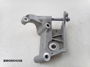 Gebruikte Motorrubber Volvo V60 II (ZW) 2.0 T8 16V Plug-in Hybrid AWD Prijs € 30,00 Margeregeling aangeboden door Autobedrijf Broekhuis B.V.