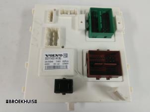 Gebruikte CEM (module) Volvo V60 II (ZW) 2.0 T8 16V Plug-in Hybrid AWD Prijs € 150,00 Margeregeling aangeboden door Autobedrijf Broekhuis B.V.