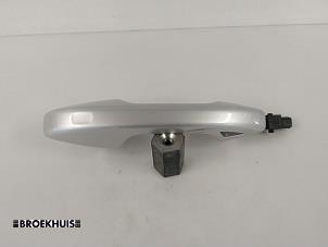 Gebruikte Handgreep Volvo V60 II (ZW) 2.0 T8 16V Plug-in Hybrid AWD Prijs € 40,00 Margeregeling aangeboden door Autobedrijf Broekhuis B.V.