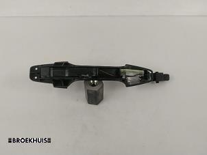 Gebruikte Handgreep Volvo V60 II (ZW) 2.0 T8 16V Plug-in Hybrid AWD Prijs € 30,00 Margeregeling aangeboden door Autobedrijf Broekhuis B.V.