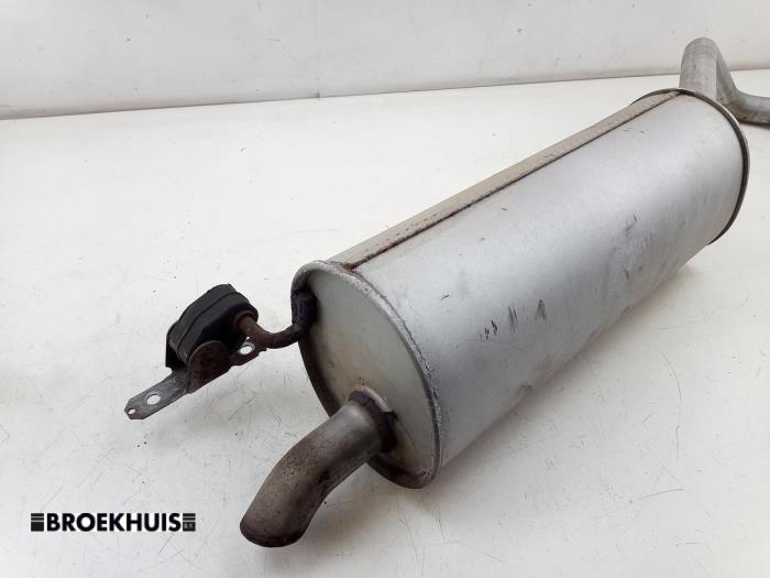 Uitlaat Einddemper van een Seat Ibiza IV (6J5) 1.4 16V 2012