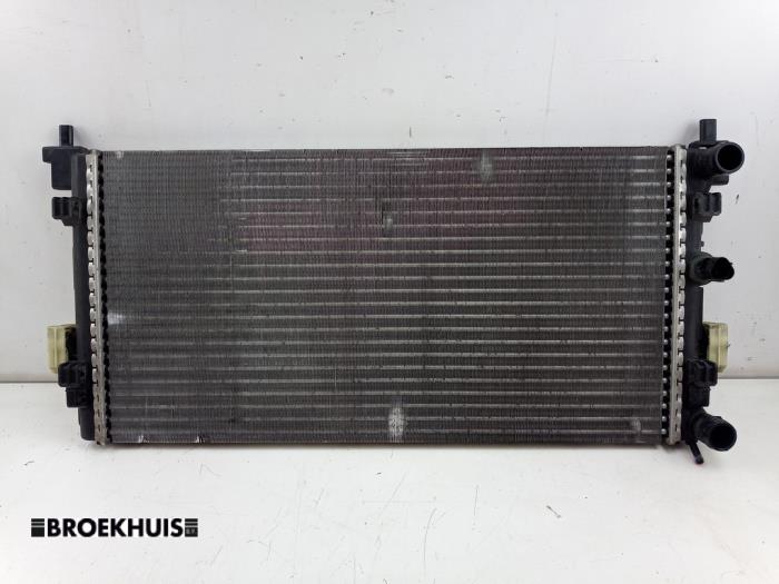 Gebruikte Radiateur Seat Ibiza IV (6J5) 1.4 16V Prijs € 45,00 Margeregeling aangeboden door Autobedrijf Broekhuis B.V.