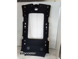 Gebruikte Hemelbekleding Volvo V60 II (ZW) 2.0 T8 16V Plug-in Hybrid AWD Prijs € 250,00 Margeregeling aangeboden door Autobedrijf Broekhuis B.V.