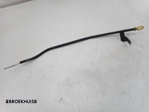 Gebruikte Peilstok Olie Landrover Defender I 2.2 TD4 16V Prijs € 25,00 Margeregeling aangeboden door Autobedrijf Broekhuis B.V.