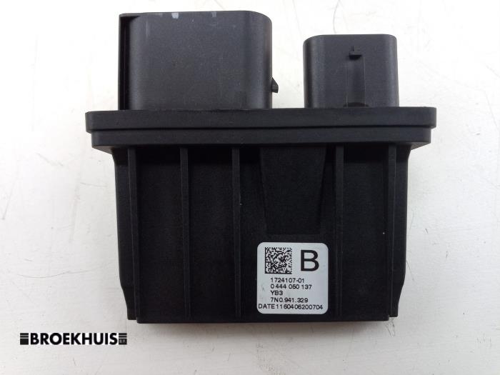 Gebruikte Adblue Computer Volkswagen Passat Variant (3G5) 2.0 TDI 16V 150 Prijs € 20,00 Margeregeling aangeboden door Autobedrijf Broekhuis B.V.