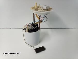 Gebruikte Tank element Pomp Opel Astra J (PC6/PD6/PE6/PF6) 1.4 Turbo 16V Prijs € 50,00 Margeregeling aangeboden door Autobedrijf Broekhuis B.V.