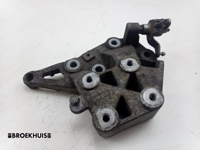Gebruikte Versnellingsbak Steun Fiat Ducato (250) 2.3 D 130 Multijet Prijs € 108,90 Inclusief btw aangeboden door Autobedrijf Broekhuis B.V.
