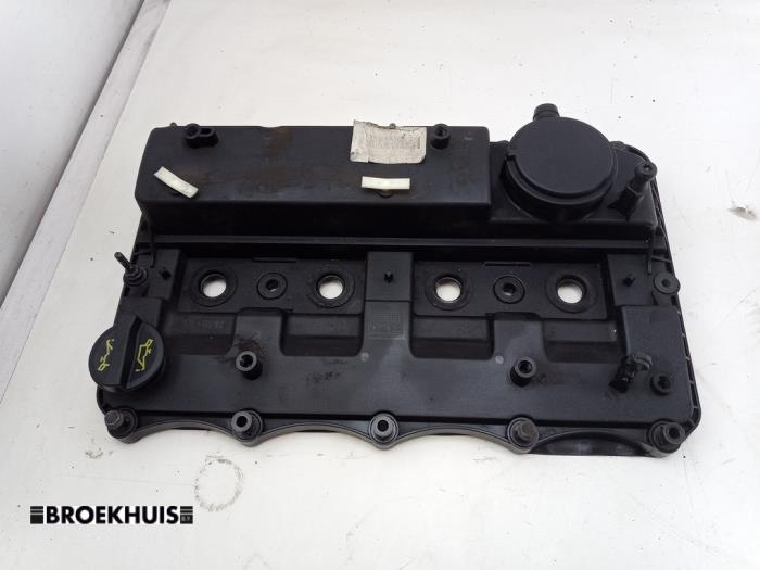 Gebruikte Kleppendeksel Landrover Defender I 2.2 TD4 16V Prijs € 50,00 Margeregeling aangeboden door Autobedrijf Broekhuis B.V.