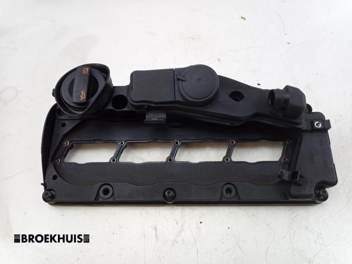 Gebruikte Kleppendeksel Audi A4 Avant (B8) 2.0 TDI 16V Prijs € 35,00 Margeregeling aangeboden door Autobedrijf Broekhuis B.V.