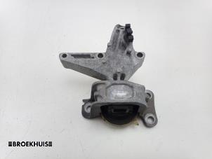 Gebruikte Motorsteun Renault Megane III Grandtour (KZ) 1.5 dCi 110 Prijs € 35,00 Margeregeling aangeboden door Autobedrijf Broekhuis B.V.