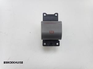 Gebruikte Schakelaar handrem Ford S-Max (GBW) 2.5 Turbo 20V Prijs € 30,00 Margeregeling aangeboden door Autobedrijf Broekhuis B.V.