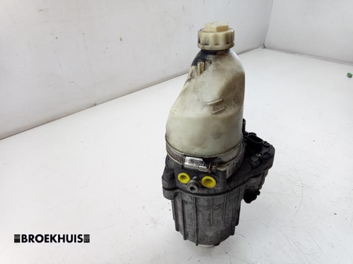 Stuurpomp van een Opel Astra H SW (L35) 1.8 16V 2009