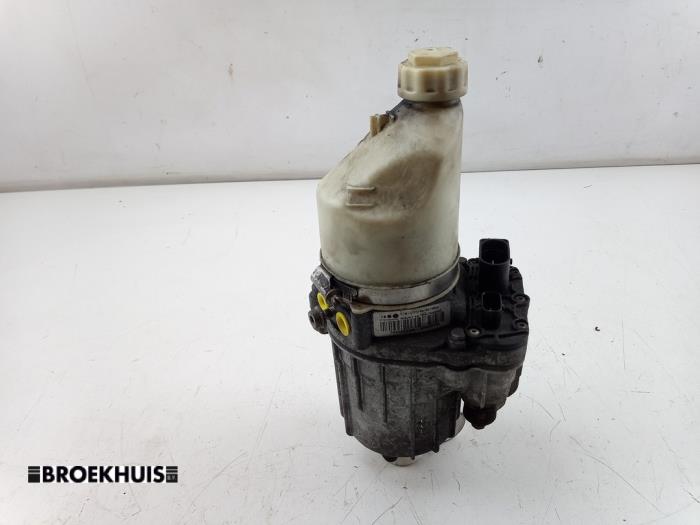 Gebruikte Servopomp Opel Astra H SW (L35) 1.8 16V Prijs € 300,00 Margeregeling aangeboden door Autobedrijf Broekhuis B.V.