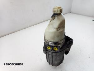 Stuurpomp van een Opel Astra H SW (L35) 1.8 16V 2009