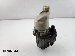 Gebruikte Servopomp Opel Astra H SW (L35) 1.8 16V Prijs € 300,00 Margeregeling aangeboden door Autobedrijf Broekhuis B.V.