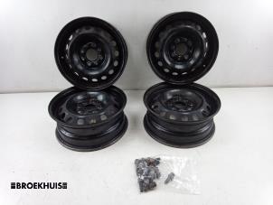 Gebruikte Velgen set Fiat Panda (169) 1.2, Classic Prijs € 75,00 Margeregeling aangeboden door Autobedrijf Broekhuis B.V.