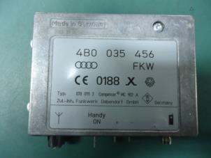 Gebruikte Module Telefoon Audi A8 (D2) 2.5 TDI V6 24V Prijs € 35,00 Margeregeling aangeboden door Autobedrijf Broekhuis B.V.