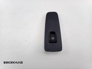 Gebruikte Schakelaar Elektrisch Raam Fiat Ducato (250) 2.2 D 160 Multijet 3 Prijs € 24,20 Inclusief btw aangeboden door Autobedrijf Broekhuis B.V.