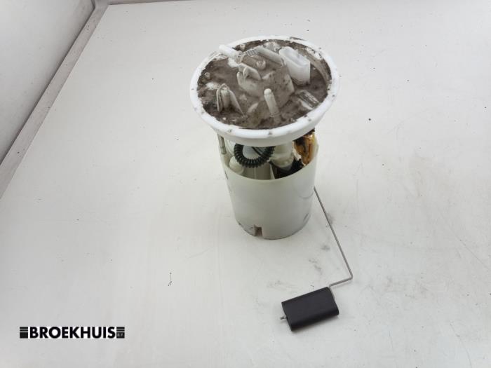 Gebruikte Tank element Pomp Ford Focus 3 Wagon 1.0 Ti-VCT EcoBoost 12V 125 Prijs € 50,00 Margeregeling aangeboden door Autobedrijf Broekhuis B.V.