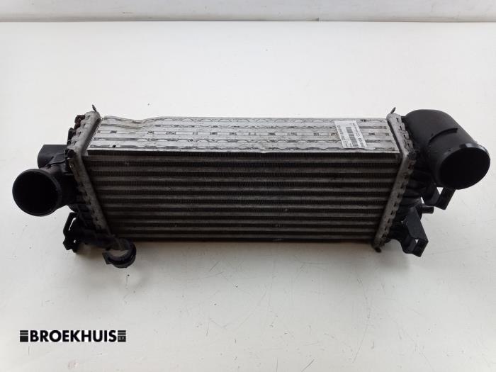 Gebruikte Intercooler Ford Focus 3 Wagon 1.0 Ti-VCT EcoBoost 12V 125 Prijs € 30,00 Margeregeling aangeboden door Autobedrijf Broekhuis B.V.