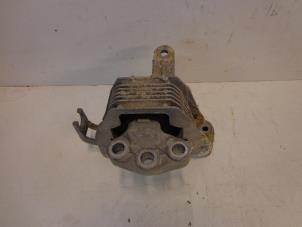 Gebruikte Motorrubber Opel Astra J (PC6/PD6/PE6/PF6) 1.4 Turbo 16V Prijs € 25,00 Margeregeling aangeboden door Autobedrijf Broekhuis B.V.