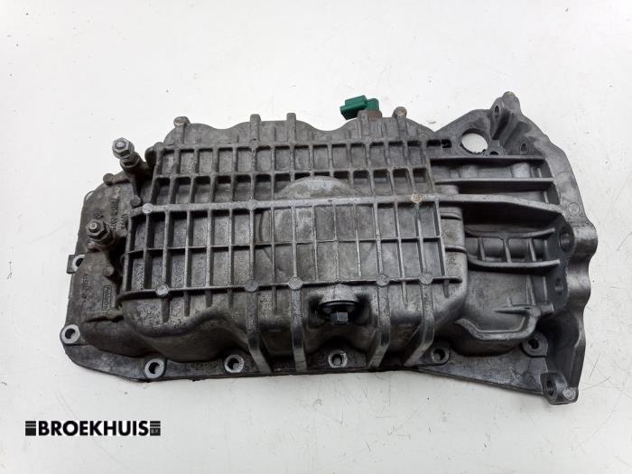 Gebruikte Carterpan Volvo V40 (MV) 1.6 T3 GTDi 16V Prijs € 100,00 Margeregeling aangeboden door Autobedrijf Broekhuis B.V.