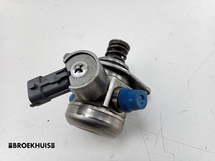 Gebruikte Brandstofpomp Mechanisch Volvo V40 (MV) 1.6 T3 GTDi 16V Prijs € 80,00 Margeregeling aangeboden door Autobedrijf Broekhuis B.V.