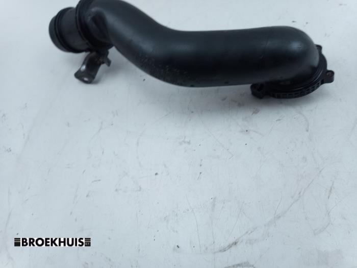 Gebruikte Intercooler Slang Mercedes Sprinter 3,5t (907.6/910.6) 311 CDI 2.1 D RWD Prijs € 36,30 Inclusief btw aangeboden door Autobedrijf Broekhuis B.V.