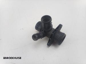 Gebruikte Waterslang aansluiting Ford C-Max (DXA) 1.0 Ti-VCT EcoBoost 12V 125 Prijs op aanvraag aangeboden door Autobedrijf Broekhuis B.V.