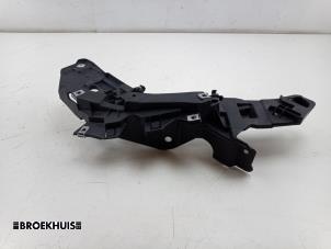 Gebruikte Koplampframe links Fiat Ducato (250) 2.3 D 130 Multijet Prijs € 20,00 Margeregeling aangeboden door Autobedrijf Broekhuis B.V.