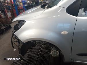 Gebruikte Scherm links-voor Opel Agila (B) 1.2 16V Prijs € 80,00 Margeregeling aangeboden door Autobedrijf Broekhuis B.V.