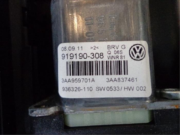 Ruitmechaniek 4Deurs links-voor van een Volkswagen Passat Variant (3C5) 1.6 TDI 16V Bluemotion 2011