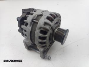 Gebruikte Dynamo Renault Clio IV (5R) 0.9 Energy TCE 90 12V Prijs € 40,00 Margeregeling aangeboden door Autobedrijf Broekhuis B.V.