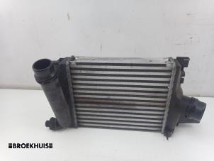 Gebruikte Intercooler Renault Clio IV (5R) 0.9 Energy TCE 90 12V Prijs € 37,50 Margeregeling aangeboden door Autobedrijf Broekhuis B.V.
