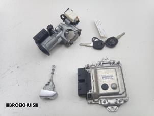 Gebruikte Inspuitcomputer Opel Agila (B) 1.2 16V Prijs € 125,00 Margeregeling aangeboden door Autobedrijf Broekhuis B.V.