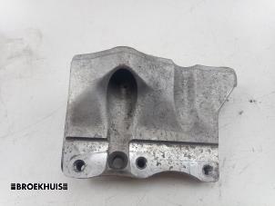 Gebruikte Motorsteun Mini Mini (F55) 1.5 12V One D Prijs op aanvraag aangeboden door Autobedrijf Broekhuis B.V.