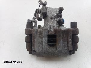 Gebruikte Remklauw (Tang) rechts-achter Toyota Yaris III (P13) 1.5 16V Hybrid Prijs € 50,00 Margeregeling aangeboden door Autobedrijf Broekhuis B.V.