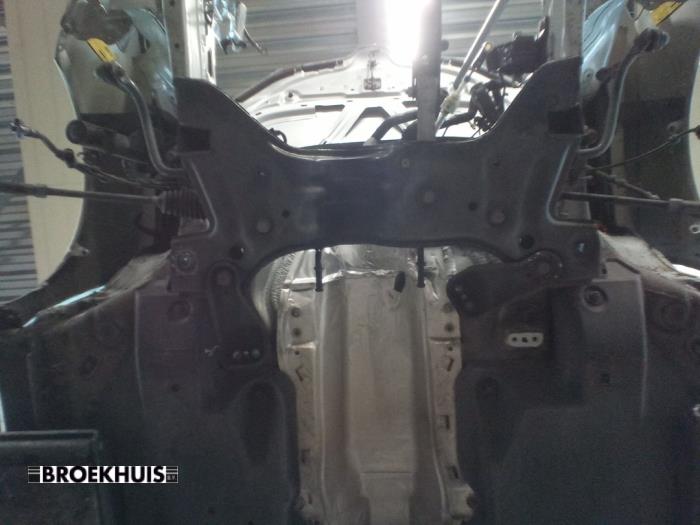 Gebruikte Subframe Skoda Fabia III Combi (NJ5) 1.0 TSI 12V Prijs € 50,00 Margeregeling aangeboden door Autobedrijf Broekhuis B.V.