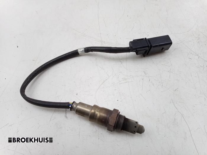 Gebruikte Lambda Sonde Skoda Fabia III Combi (NJ5) 1.0 TSI 12V Prijs € 35,00 Margeregeling aangeboden door Autobedrijf Broekhuis B.V.