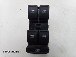 Gebruikte Ruit schakelaar elektrisch Skoda Fabia III Combi (NJ5) 1.0 TSI 12V Prijs € 20,00 Margeregeling aangeboden door Autobedrijf Broekhuis B.V.